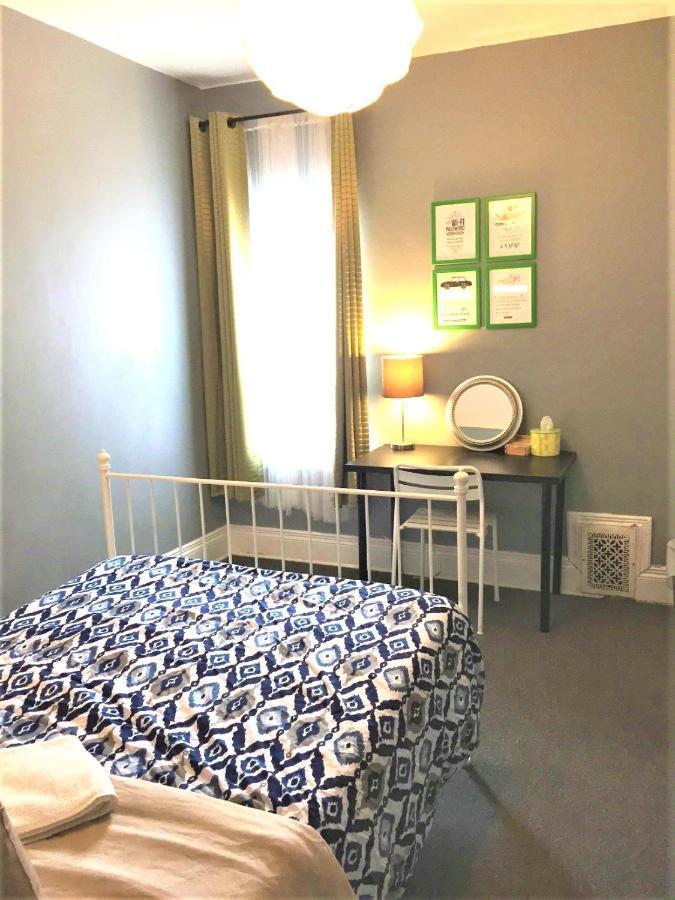 Colour Cube Guest House Toronto Downtown East Esterno foto