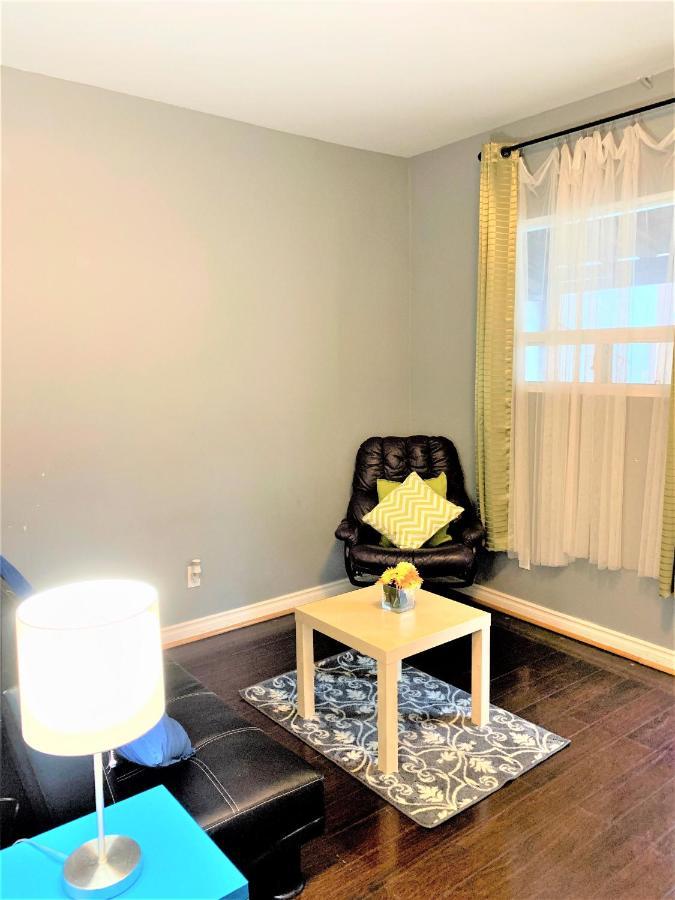 Colour Cube Guest House Toronto Downtown East Esterno foto