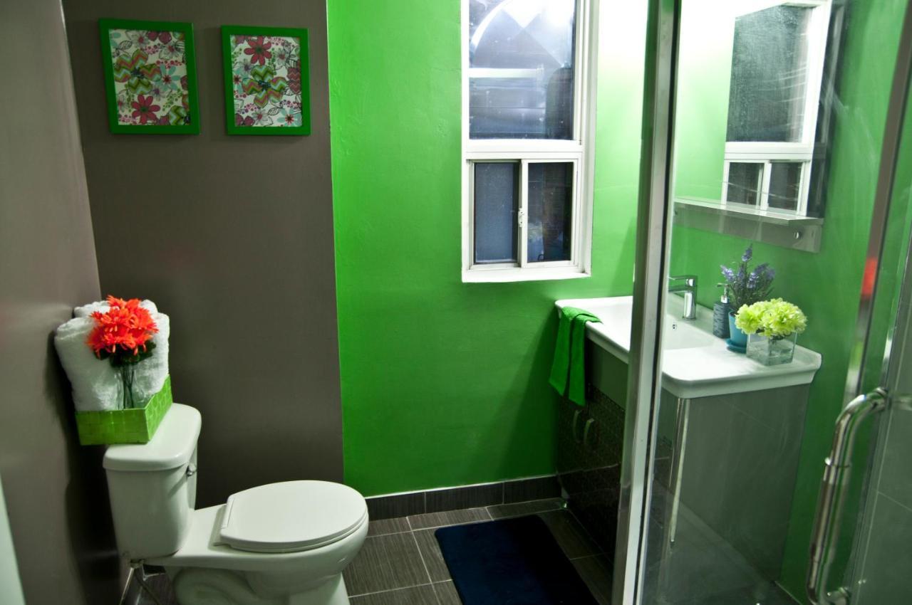 Colour Cube Guest House Toronto Downtown East Esterno foto