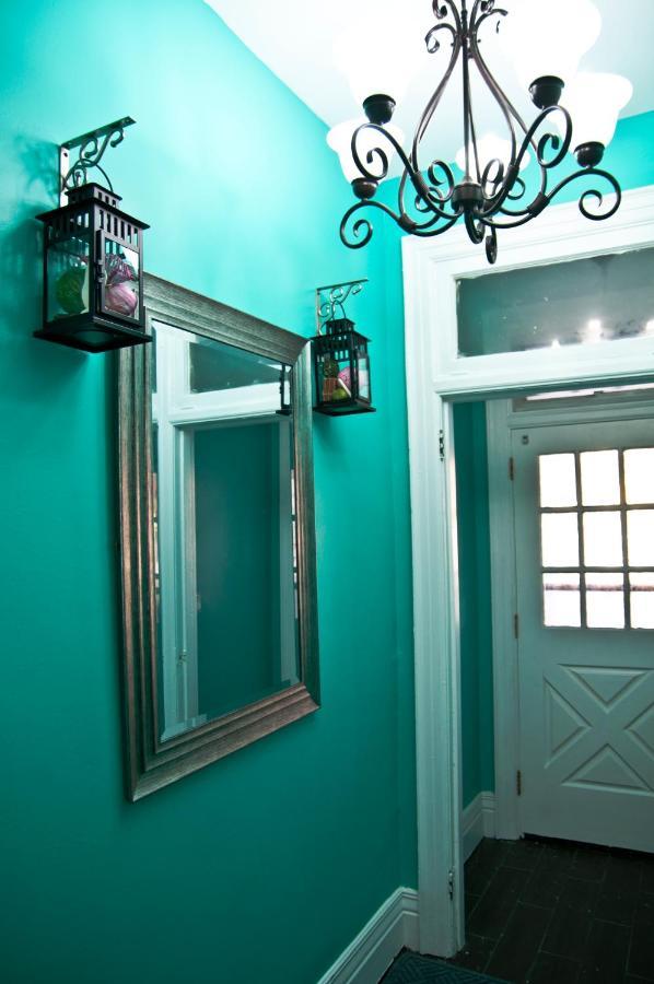 Colour Cube Guest House Toronto Downtown East Esterno foto
