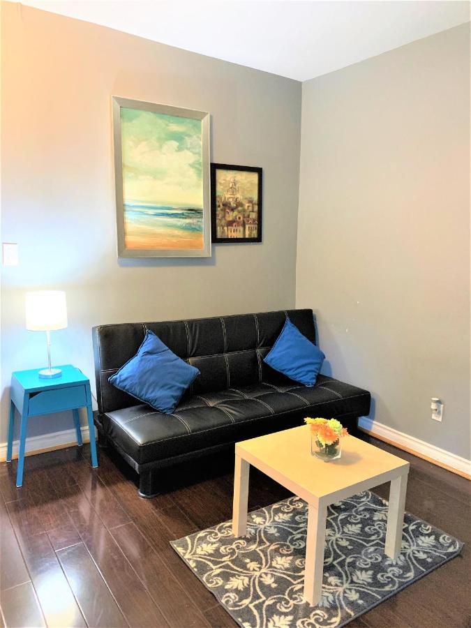 Colour Cube Guest House Toronto Downtown East Esterno foto