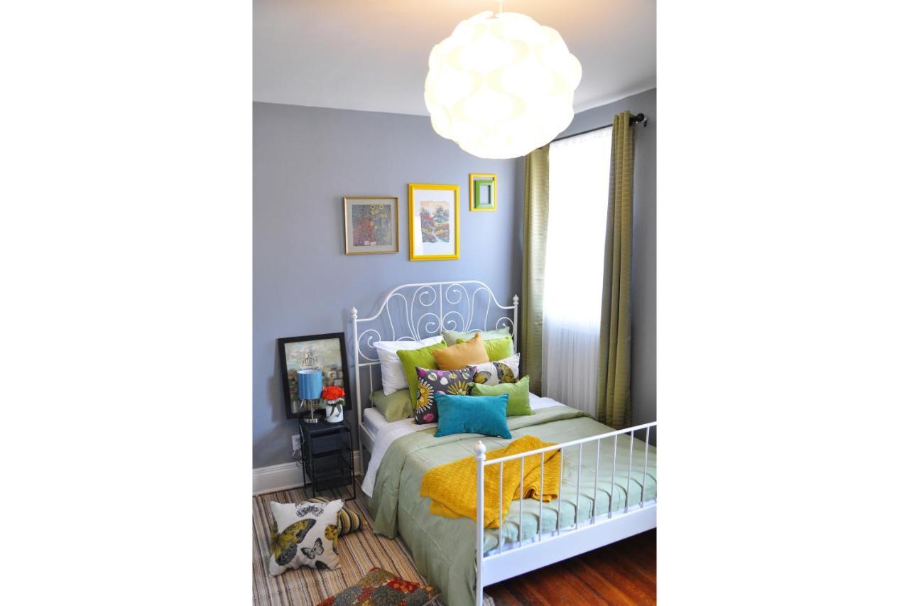 Colour Cube Guest House Toronto Downtown East Esterno foto
